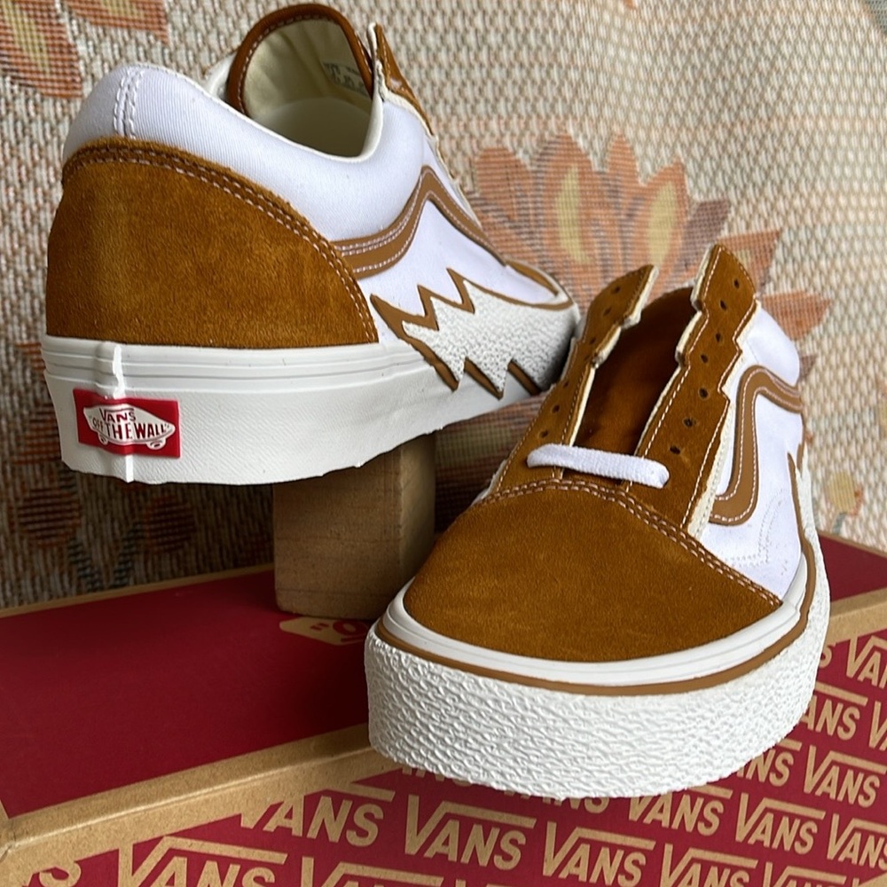 Vans WMNS Old Skool Bolt
Cathay Spice
VN0009Q5KFR sneakers - Picture 3 of 16